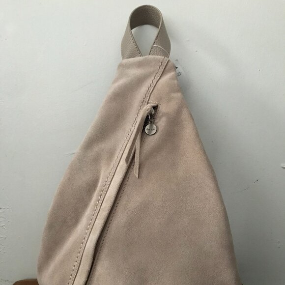 NEW The Sak Geo Sling Beige Sand Suede Adjustable Convertible Backpack Purse - Picture 2 of 9